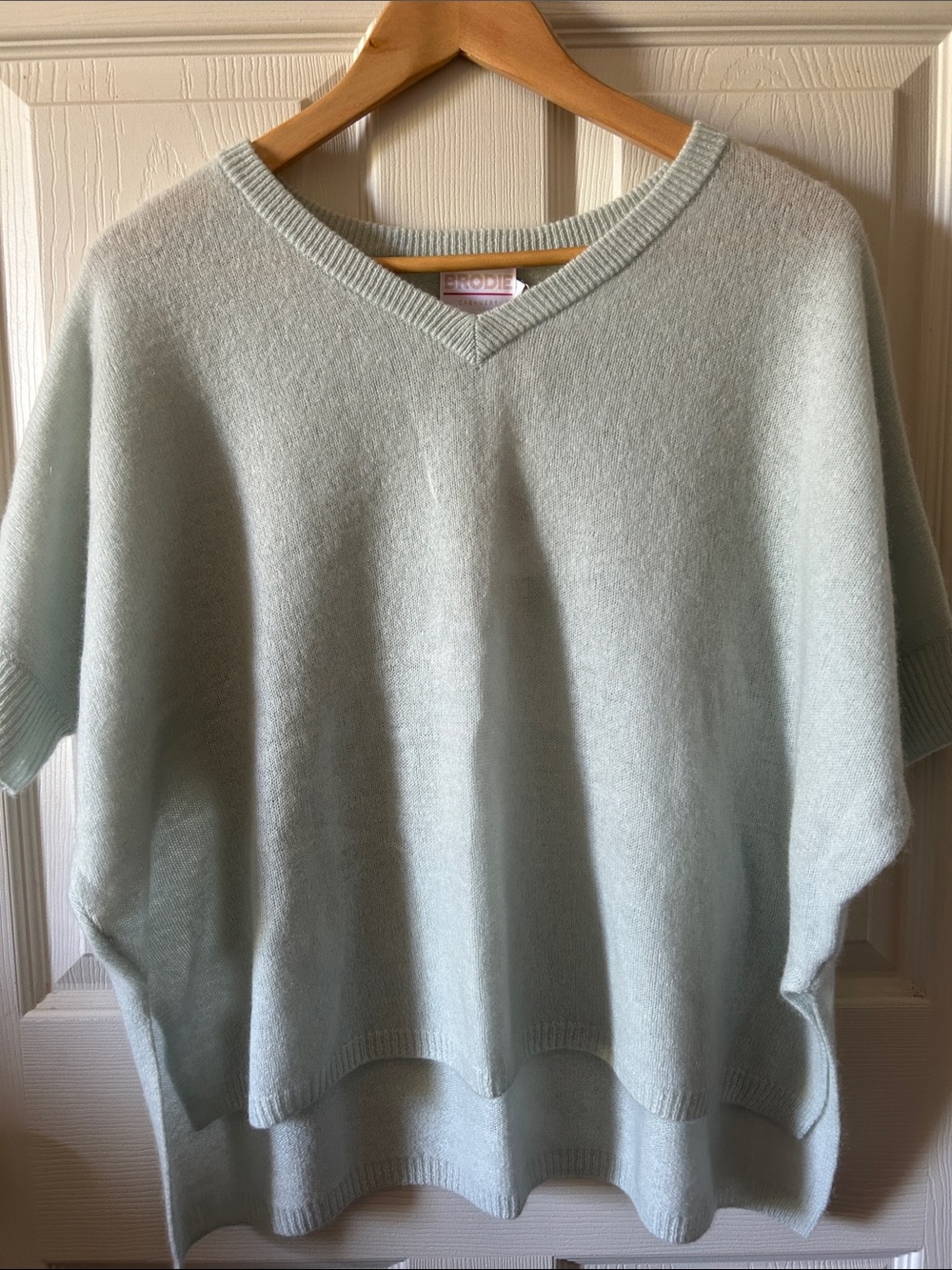 Brodie Cashmere Brontë Tee V-Neck Short Sleeve Sweater in Morning Dew Sz Small - Picture 12 of 12